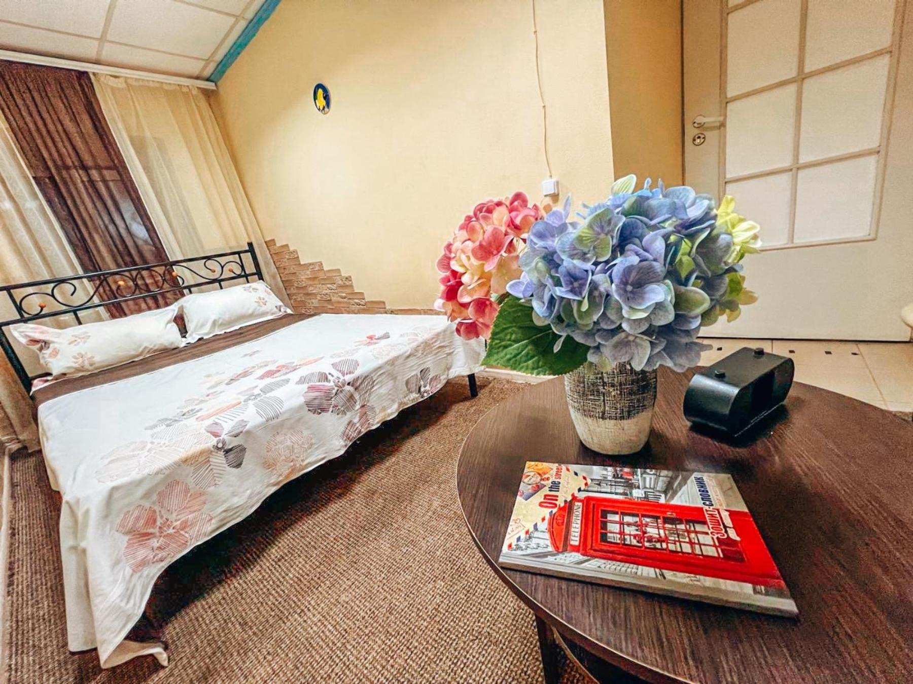 Guest House On Saksahanskoho Street Киев Экстерьер фото